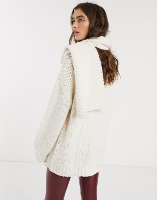Bershka jumper & matching removable scarf in cream-Green