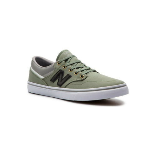 New Balance 331 men's Shoes (Trainers) in Green