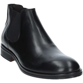 Exton 5357 men's Mid Boots in Black