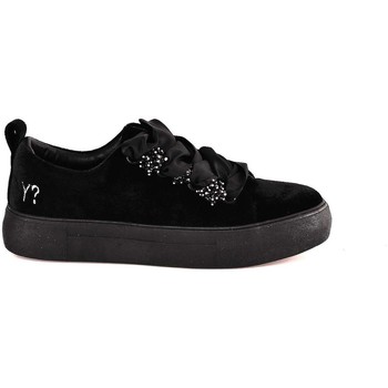 Y Not? W18 52 YW 701 women's Shoes (Trainers) in Black