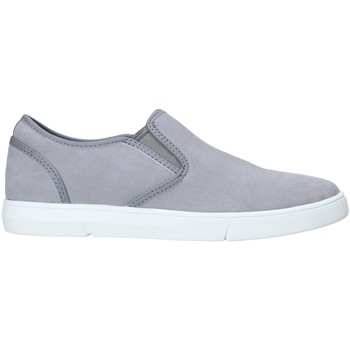 Clarks 26141135 men's Slip-ons (Shoes) in Grey