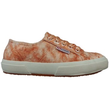 Superga 2750 Velvet Shiny Wrinkled women's Shoes (Trainers) in Pink. Sizes available:7