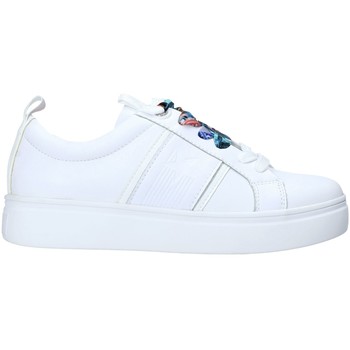 Wrangler WL01600A women's Shoes (Trainers) in White